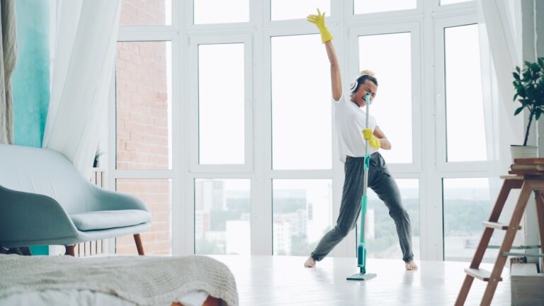 The Ultimate Guide to Eco-Friendly Cleaning Solutions